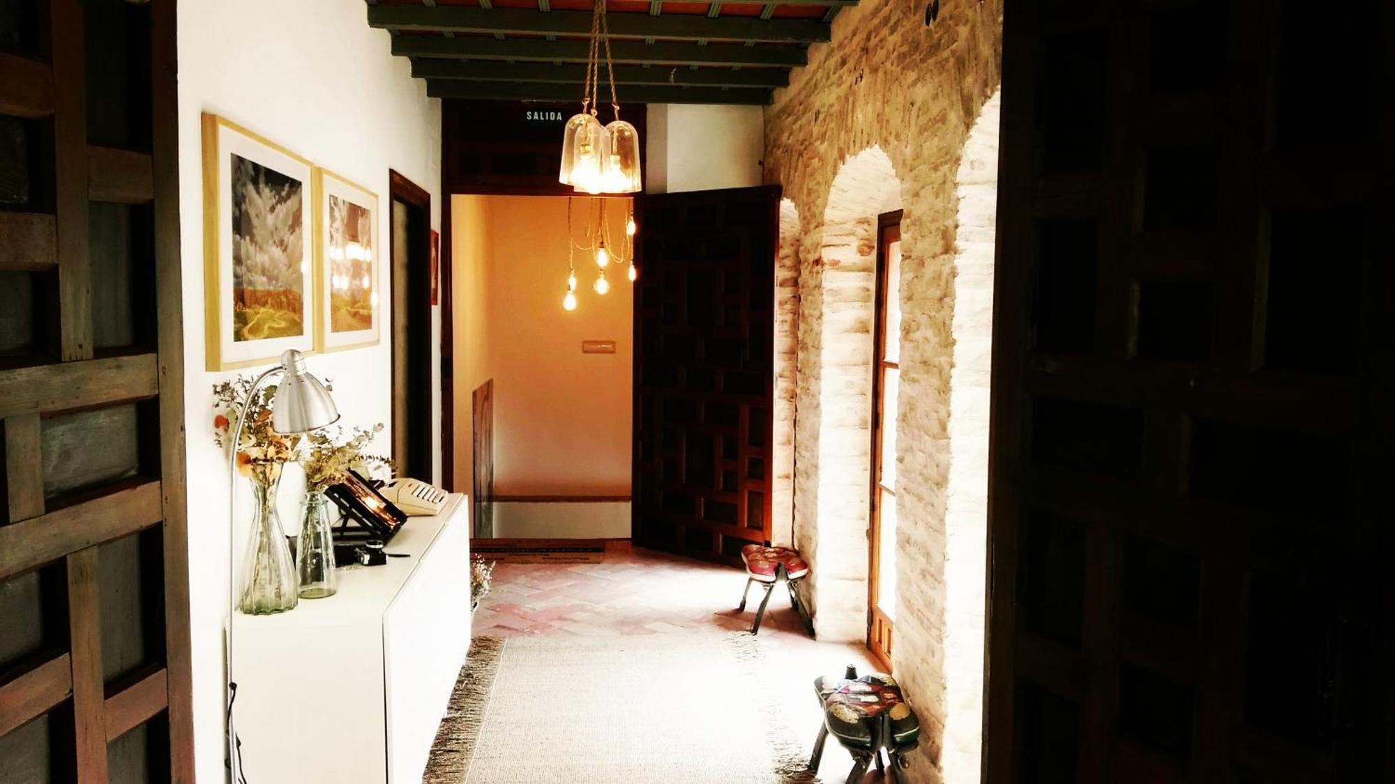Hostal Cafe Frenteabastos カルモナ エクステリア 写真