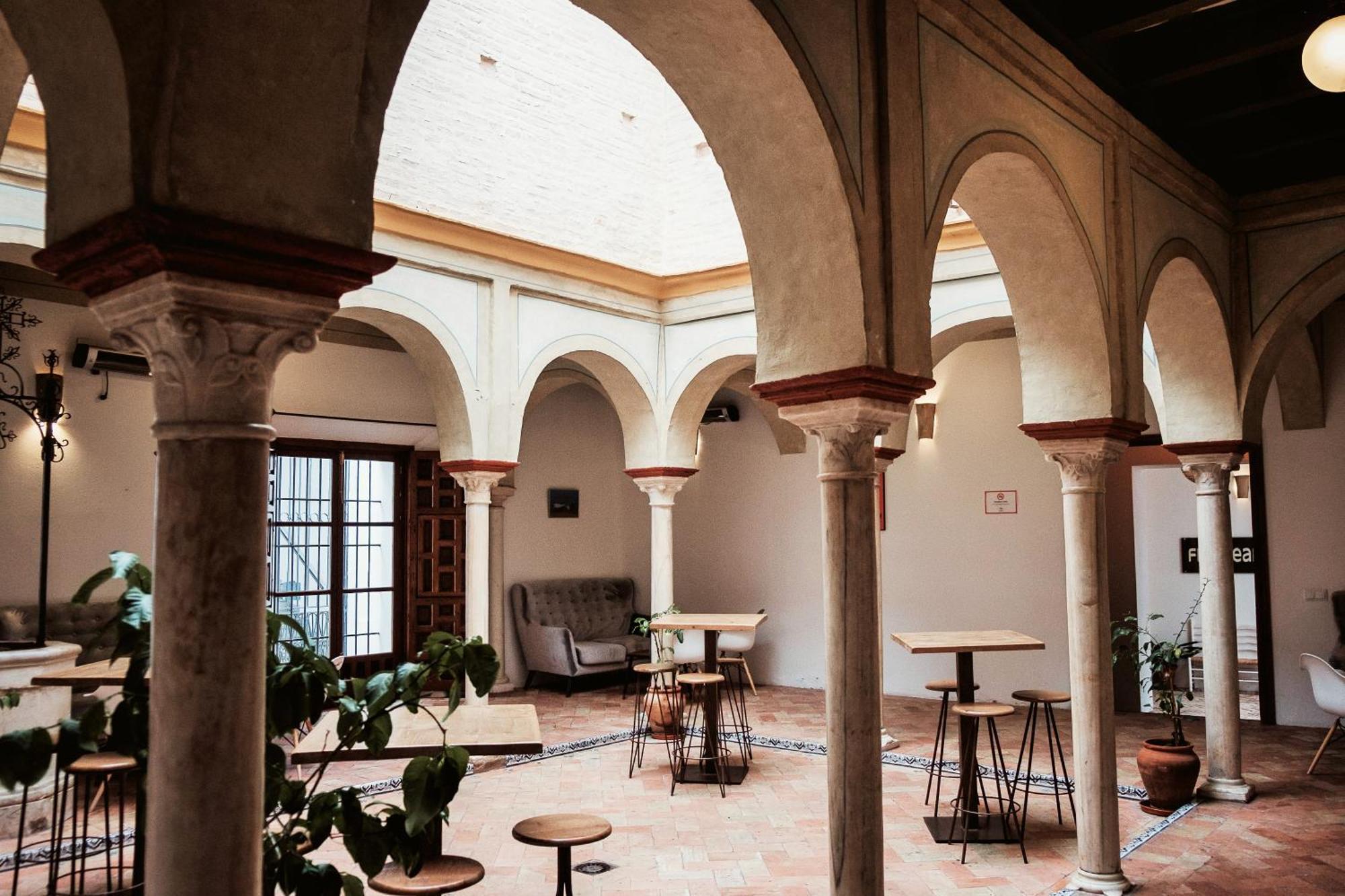 Hostal Cafe Frenteabastos カルモナ エクステリア 写真