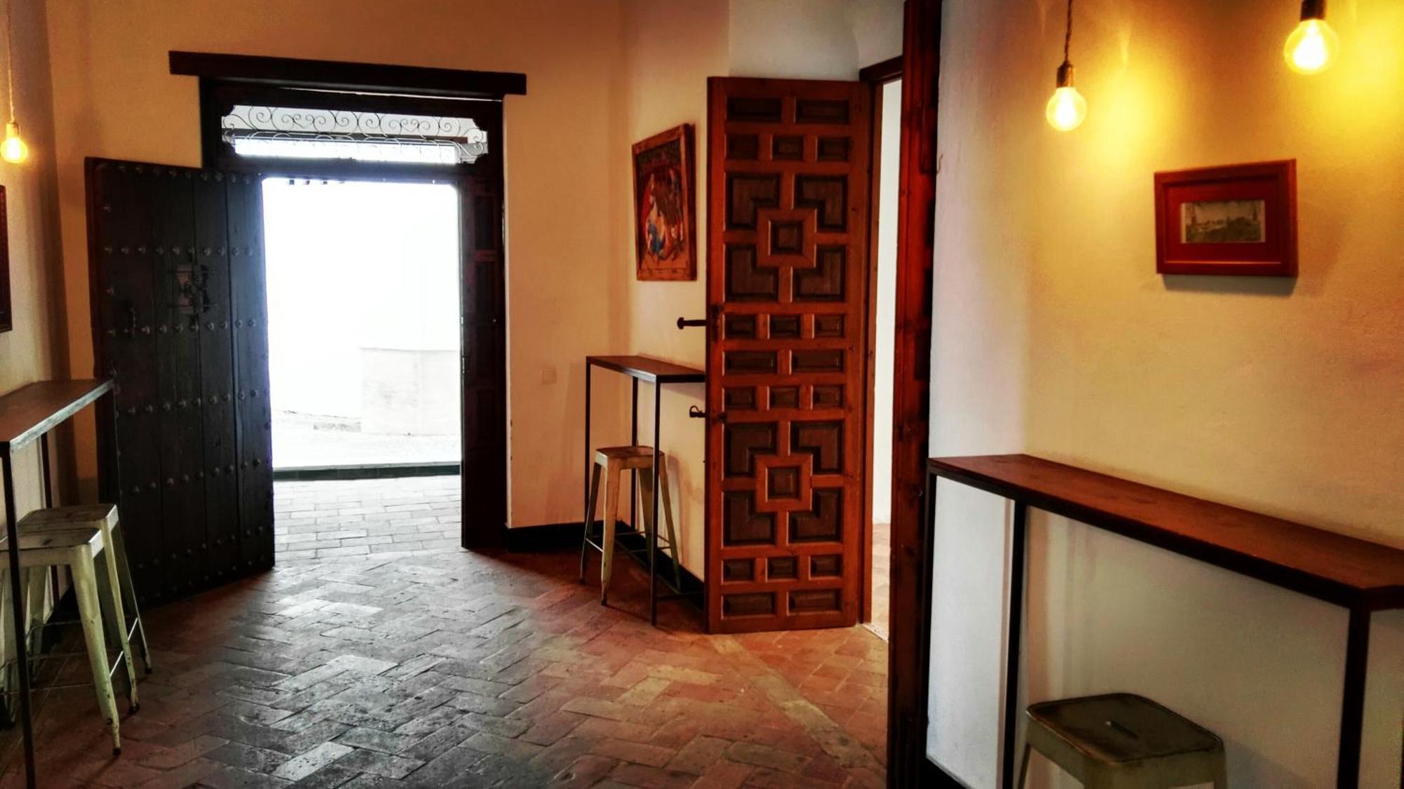 Hostal Cafe Frenteabastos カルモナ エクステリア 写真