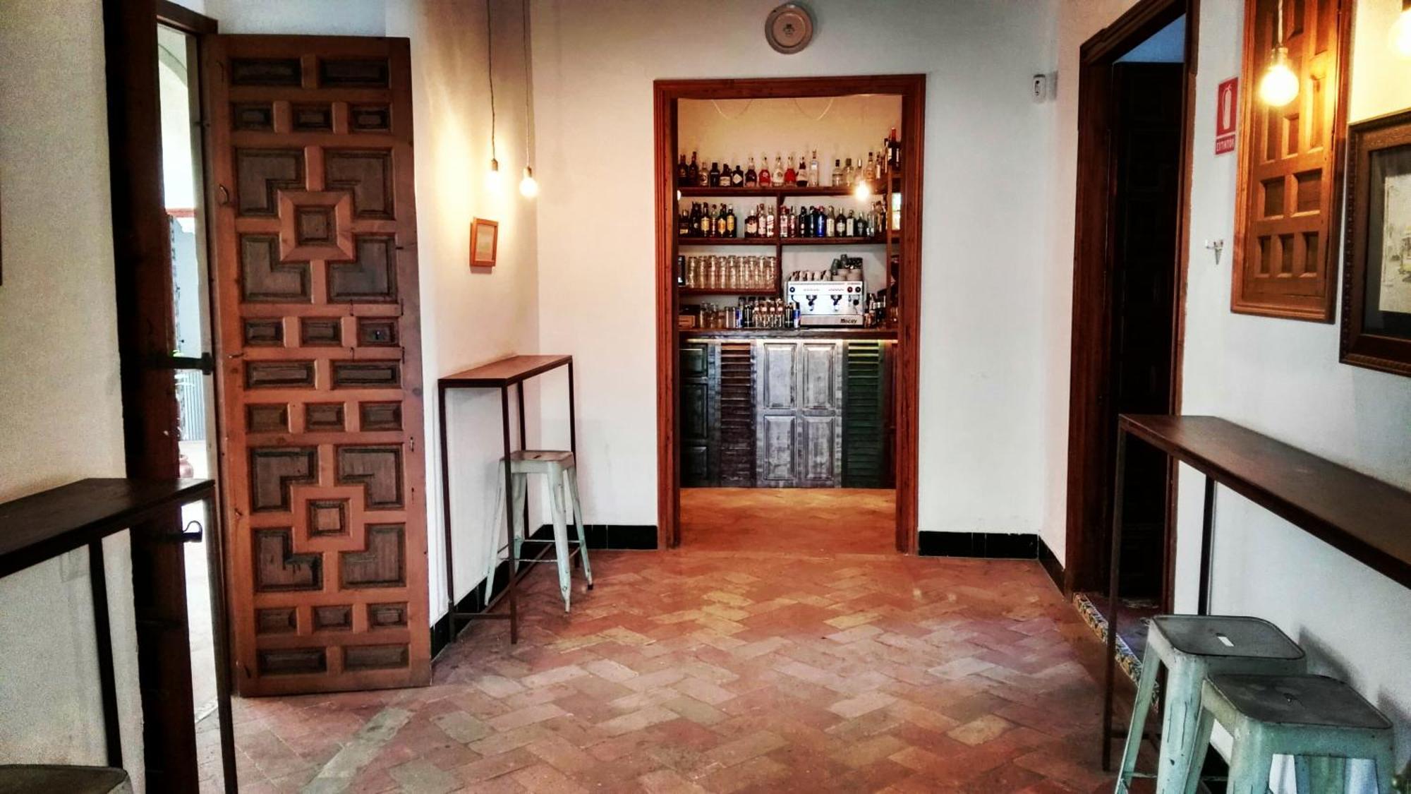 Hostal Cafe Frenteabastos カルモナ エクステリア 写真