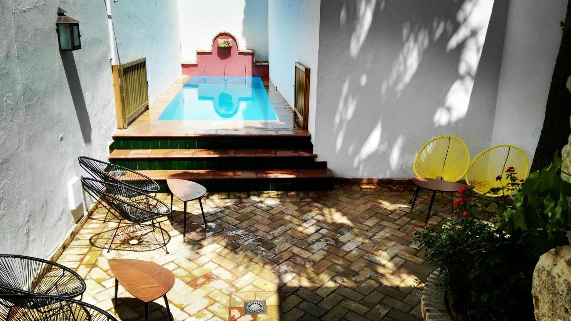 Hostal Cafe Frenteabastos カルモナ エクステリア 写真