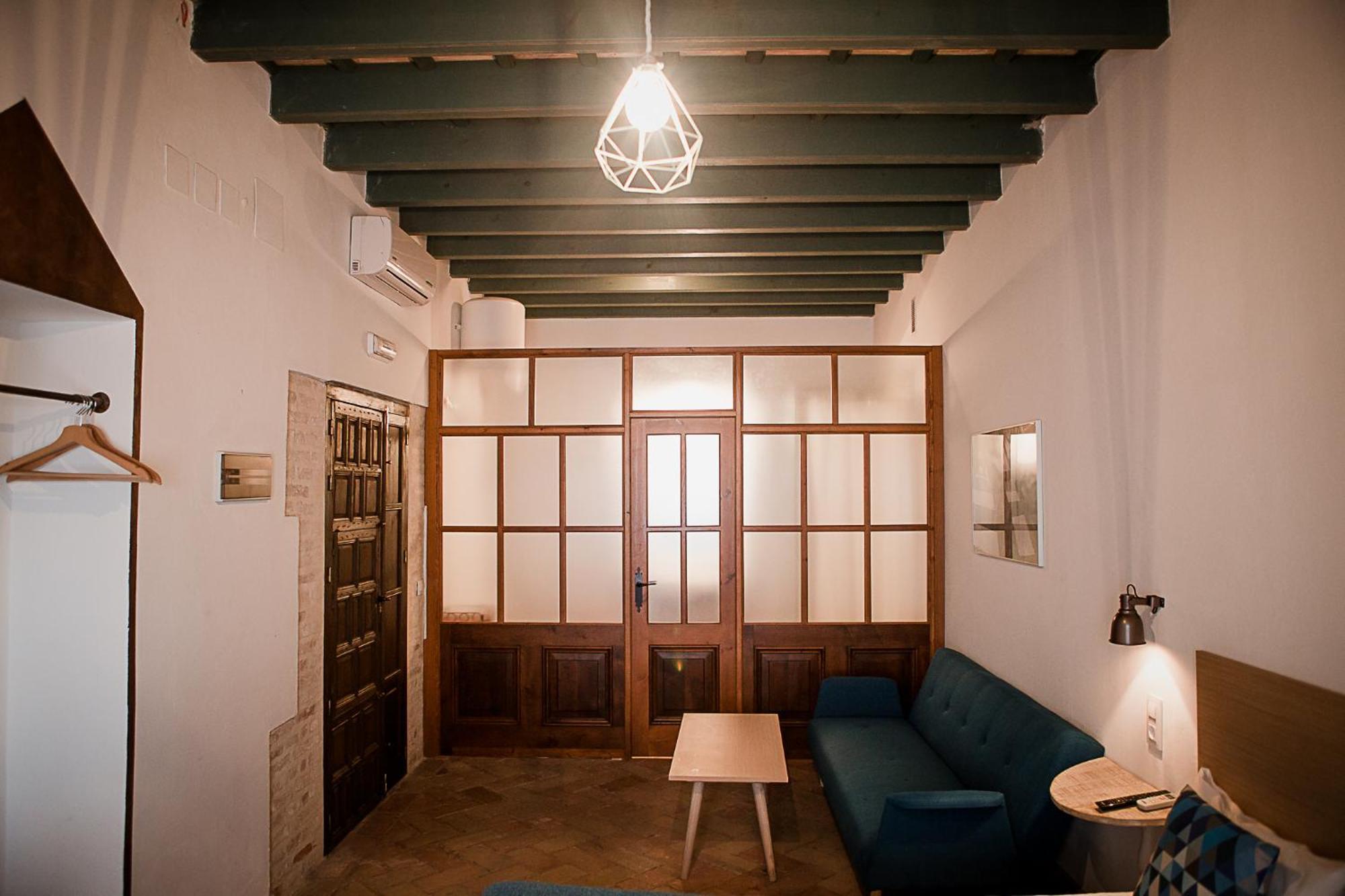 Hostal Cafe Frenteabastos カルモナ エクステリア 写真
