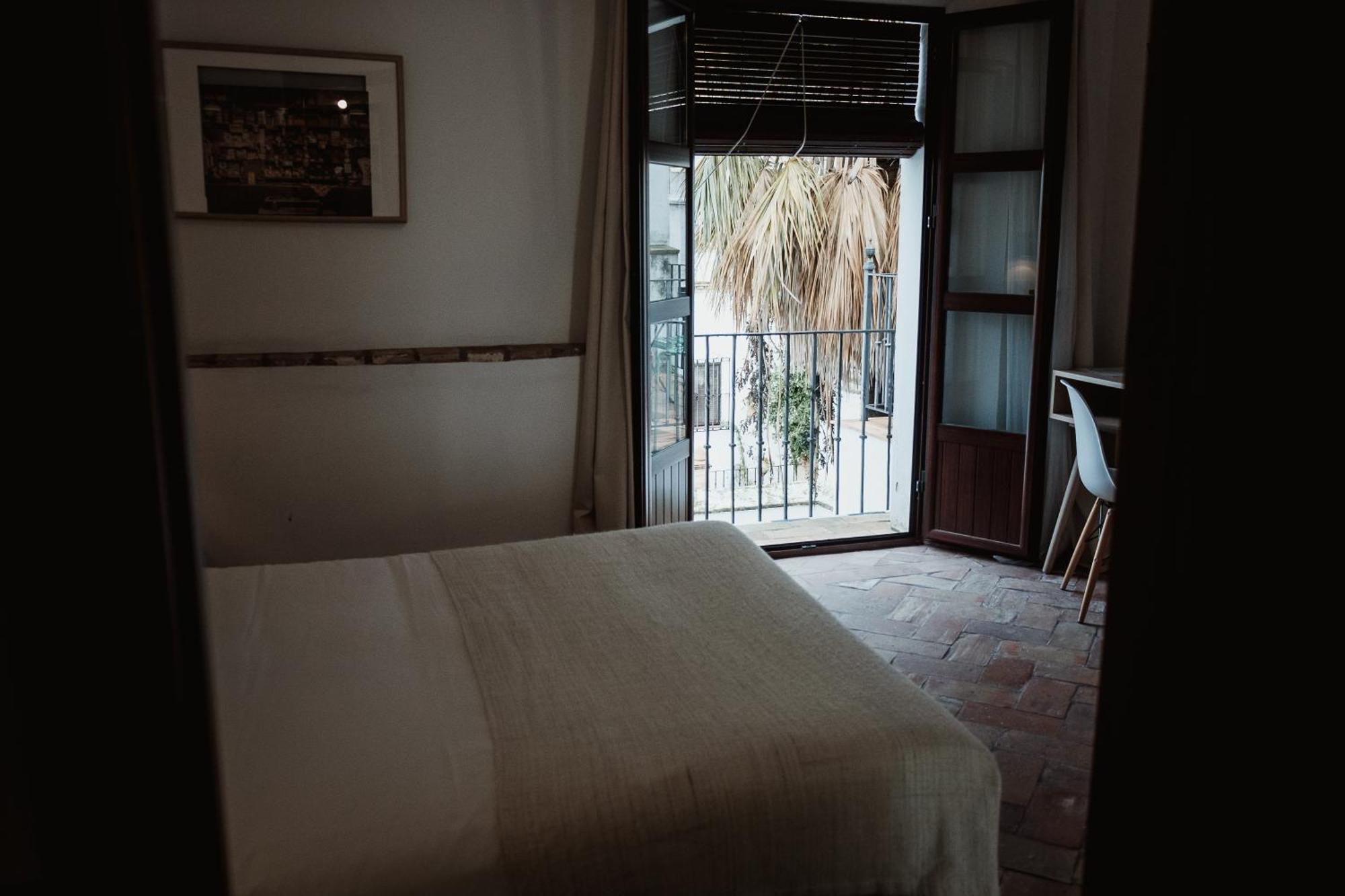 Hostal Cafe Frenteabastos カルモナ エクステリア 写真